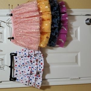 Total 7 items_/Epic Threads ///Bundle of 5 skirts and one pair of leggings/shirt